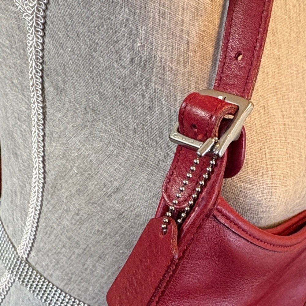 Coach vintage Andrea 9073 Vibrant Red Leather Shoulder Bag - Picture 3 of 11